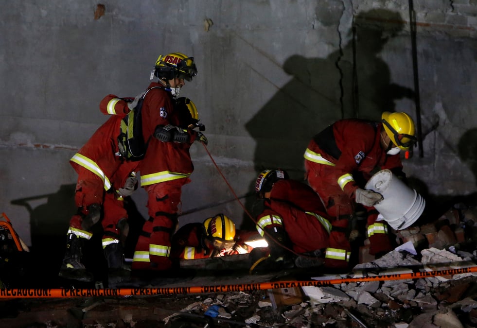 Les recherches se concentrent sur 10 immeubles au mexique, 273 morts