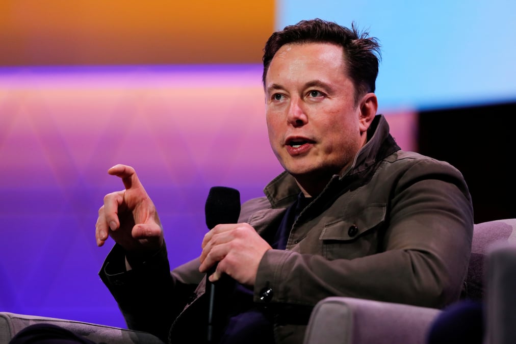 Tesla devoile son premier modele de camionnette electrique