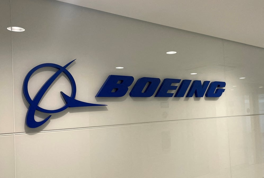 Le logo de boeing est visible dans le centre de technologie et d'ingenierie de l'entreprise a sao jose dos campos