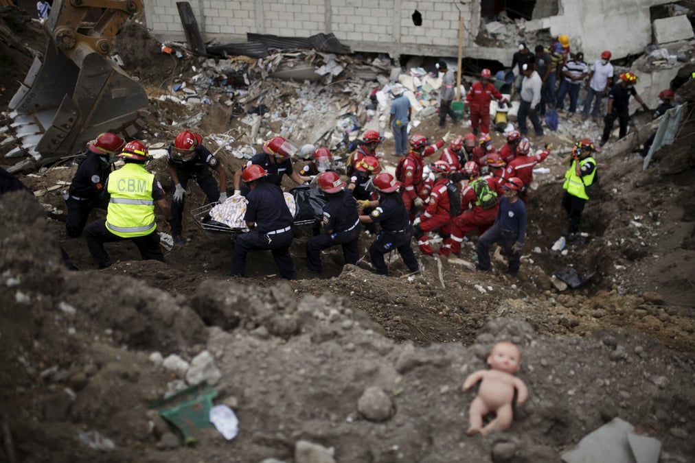 Glissement de terrain au guatemala, au moins 86 morts