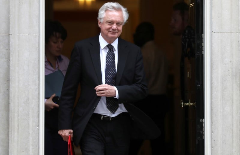 Brexit: david davis tente de rassurer les deputes britanniques