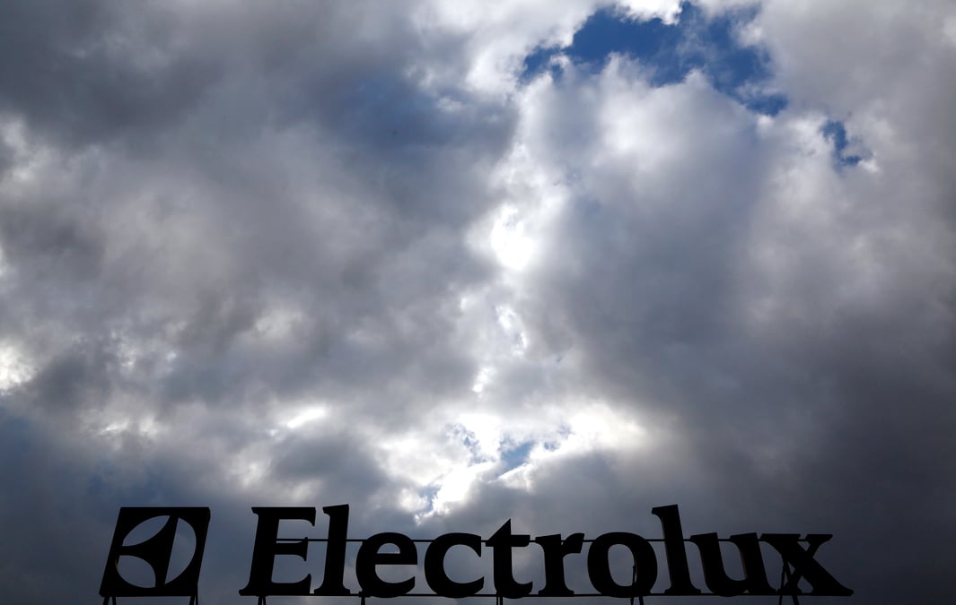 Electrolux: benefice plus faible que prevu au 2e trimestre, les problemes d'approvisionnement persistent