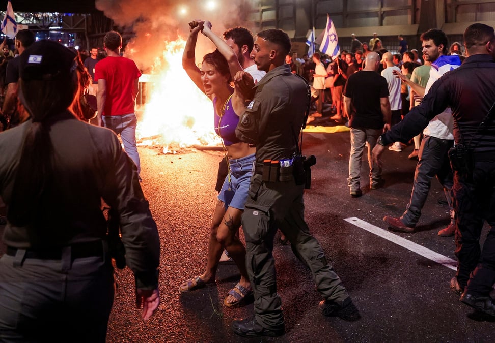 Manifestation contre le gouvernement israelien a tel aviv