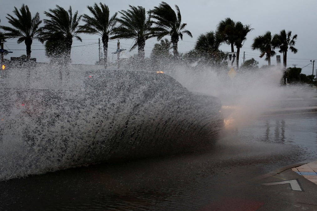 Une rue en floride avant l'arrivee de l'ouragan nicole, en 2022