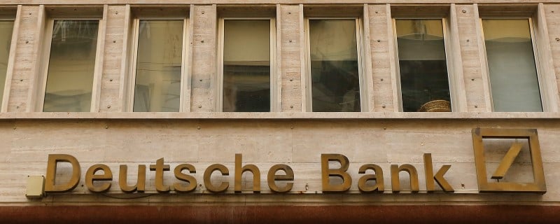 Banque d'investissement et frais de justice font chuter le benefice de deutsche bank
