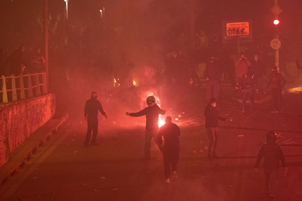 Heurts en grece apres une manifestation contre les violences policieres
