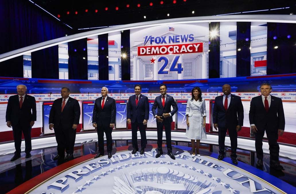 Photo des candidats qui participent au premier debat de la primaire republicaine aux etats-unis