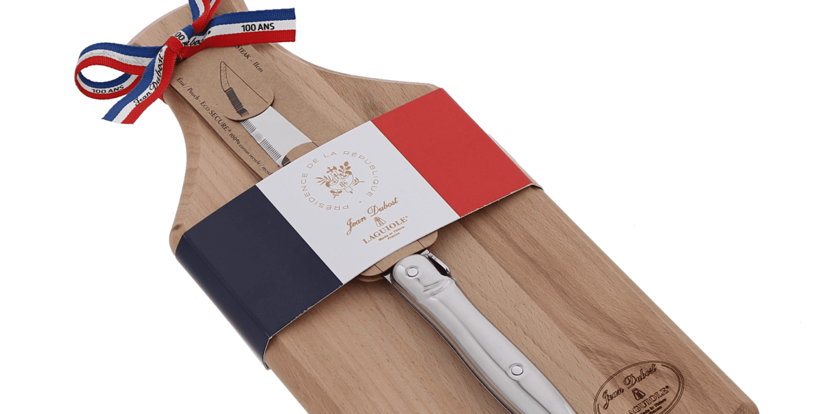 Six différentes gammes de couteaux de l'entreprise Jean Dubost, estampillés Présidence de la République, sont en vente sur la boutique en ligne de l'Elysée.