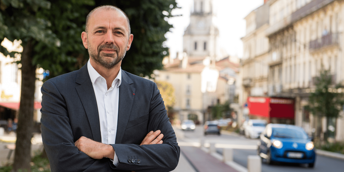 Jean-François Debat, maire (PS) de Bourg-en-Bresse, président par intérim de l'association des Villes de France.