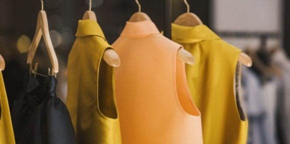 Les nouvelles règles concerneront les vêtements, accessoires, chapeaux, chaussures, couvertures, le linge de lit et de cuisine, ainsi que les rideaux.