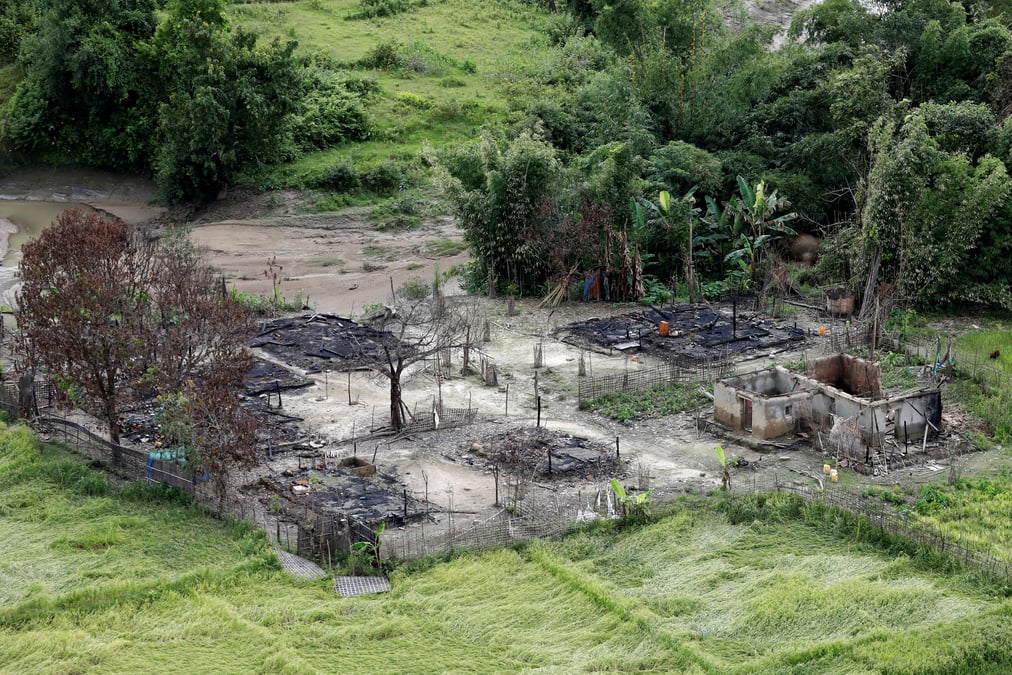 Dans le nord d'arakan, la terre brulee des rohingya