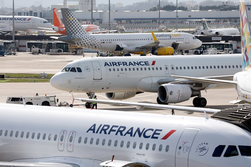 Borne appelle a la "responsabilite" dans le conflit air france