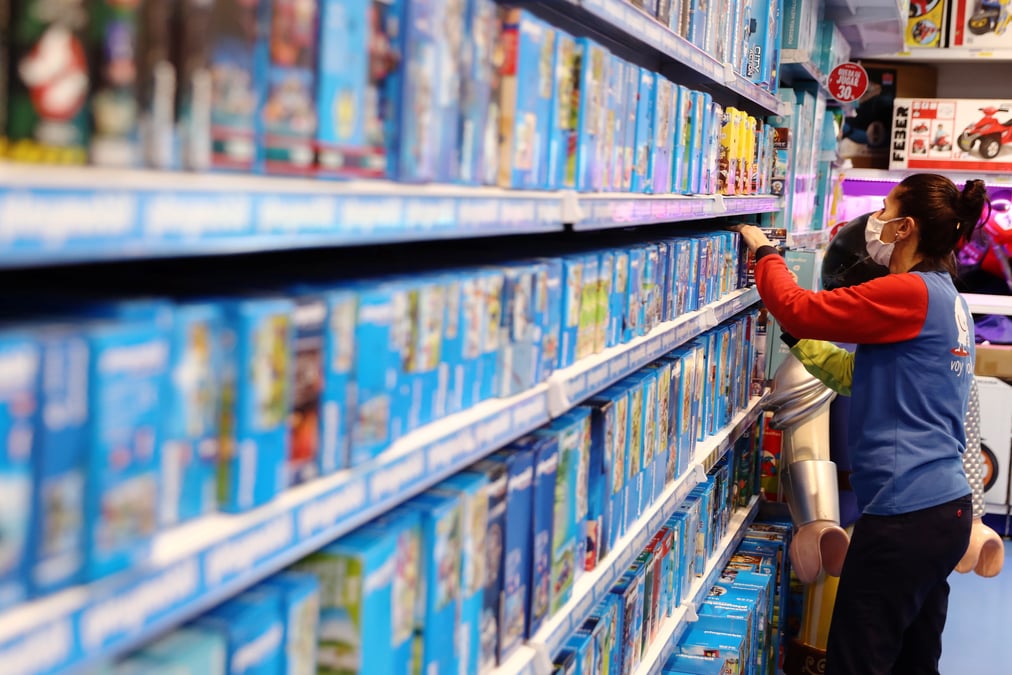 Zone euro: les ventes au detail depassent les attentes en mars