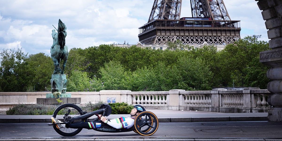 Florian Jouanny sur le pont Bir-Hakeim à Paris, le 6 mai.