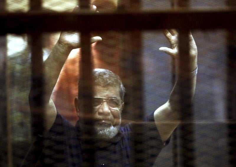 Mohamed morsi condamne a 25 ans de prison en egypte