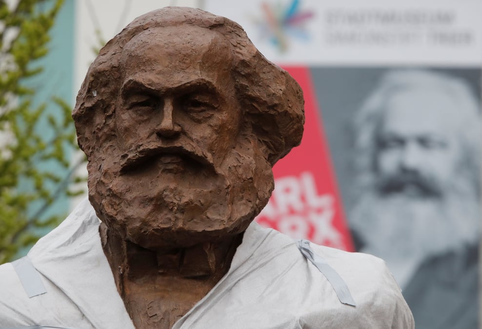 Statue de marx inauguree a treves