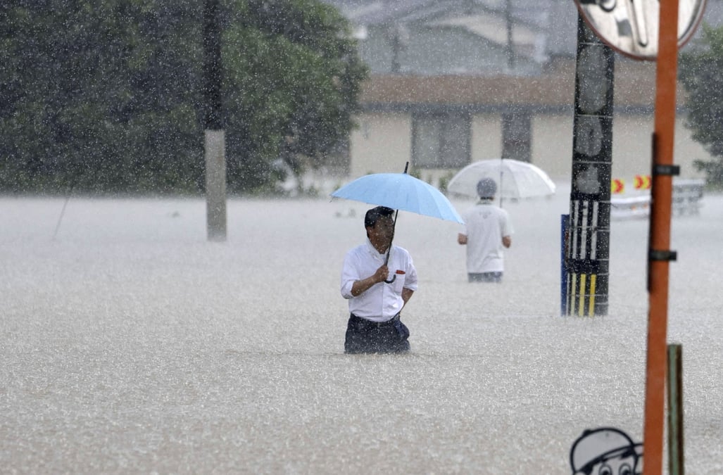 Le japon est frappe de pluies torrentielles et d'inondations