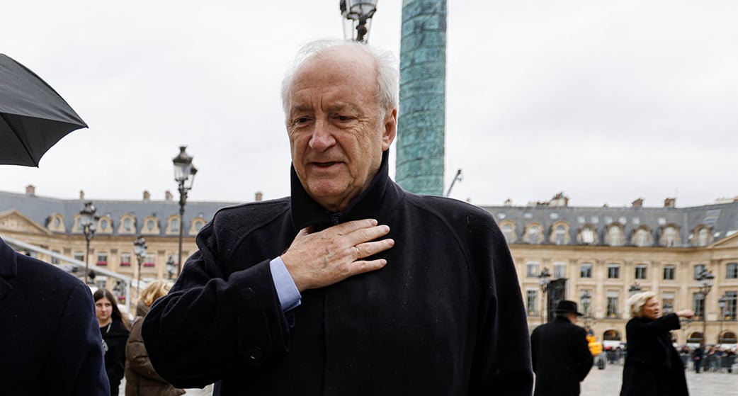 L'ancien ministre français des Affaires étrangères Hubert Védrine était présent à l'hommage national donné en l'honneur de l'ancien ministre de la Justice Robert Badinter, le 14 février 2024, à Paris.