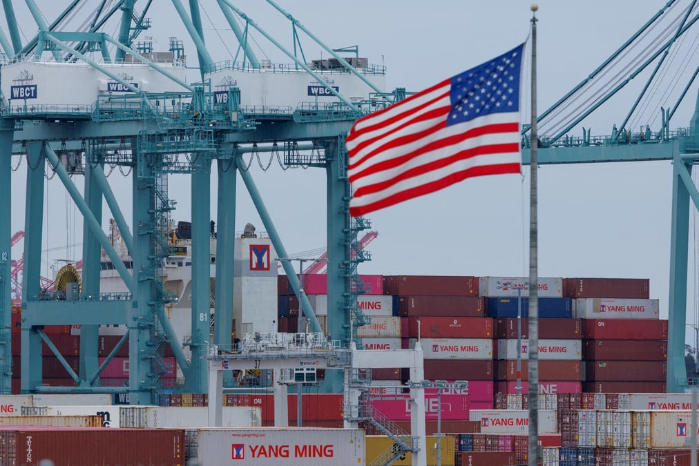 L’UE propose un droit de douane unique de 10 % pour apaiser les tensions commerciales avec les États-Unis.