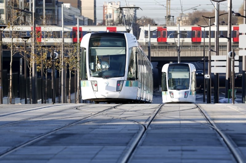 Ile-de-france mobilites commande des rames a alstom pour 208 millions d'euros