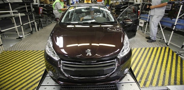 Peugeot 208 dans lusine de Porto Real