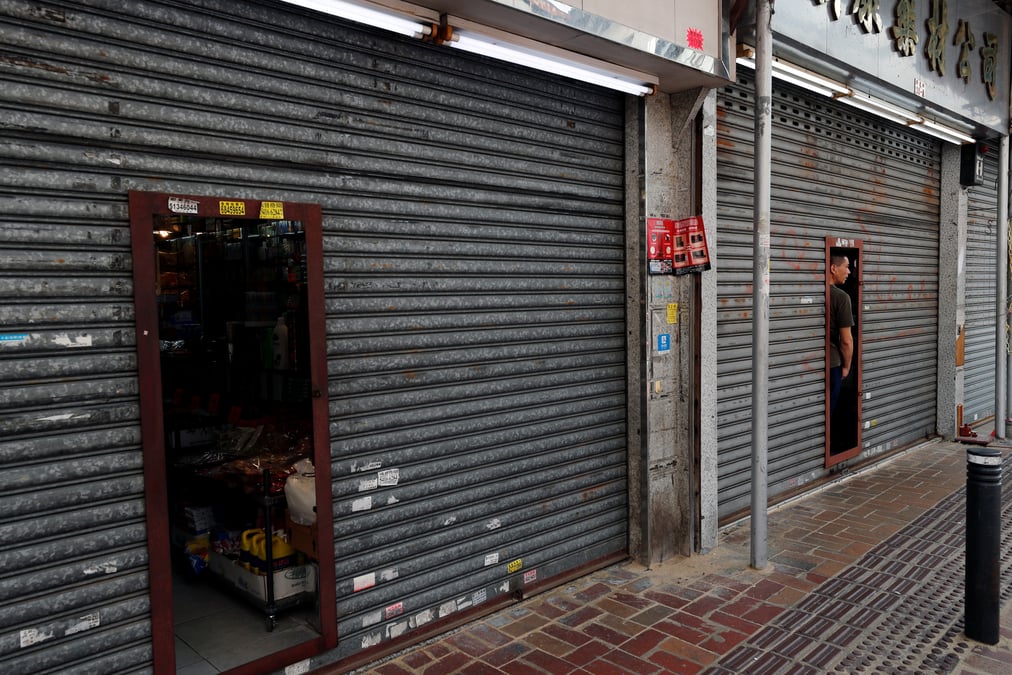 Les detaillants de hong kong inquiets apres les protestations