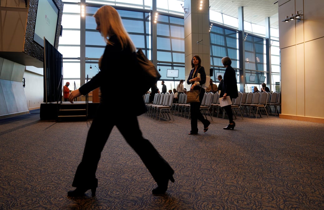 Usa: les inscriptions au chomage augmentent plus que prevu