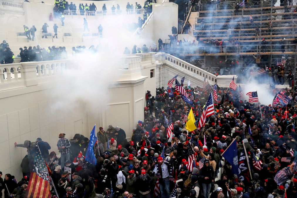 Usa: quatre membres des proud boys inculpes pour l'attaque du capitole