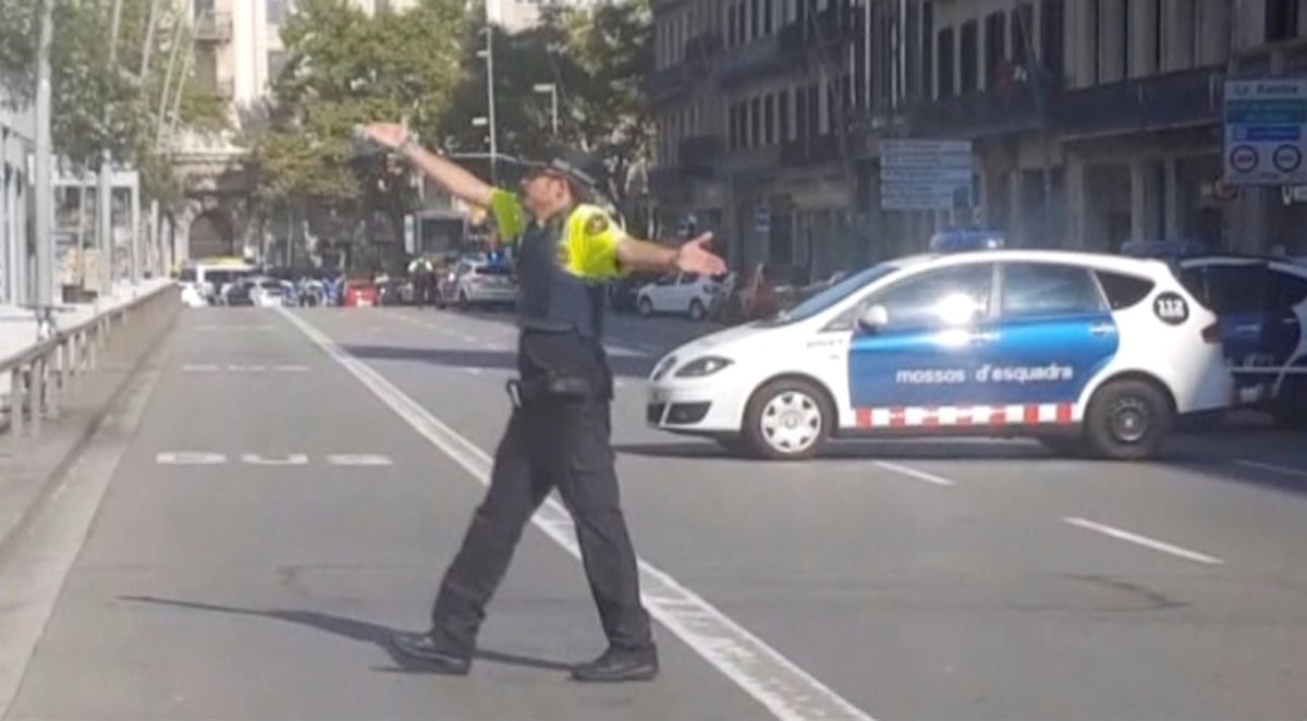 L'attentat de barcelone a fait 13 tues et 100 blesses