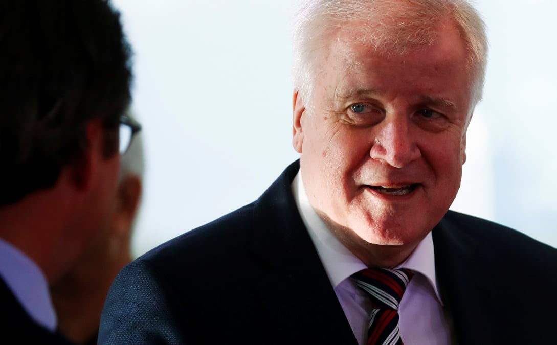 Un allie de merkel appelle seehofer a s'inspirer de la chanceliere