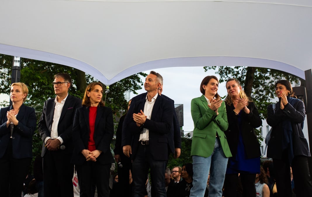 La cheffe des Ecologistes Marine Tondelier a appelé dimanche soir à la « construction d'un nouveau front républicain ».