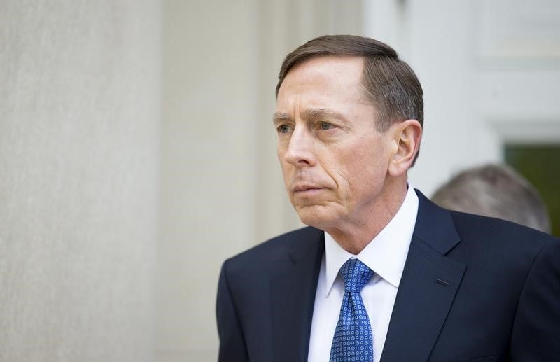 Trump envisagerait petraeus au departement d'etat