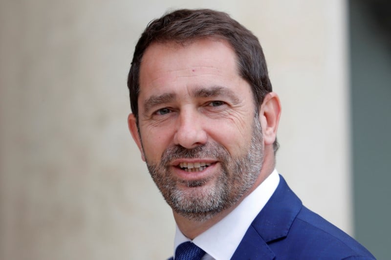Castaner: pas d'opposition a confier au prive certaines politiques