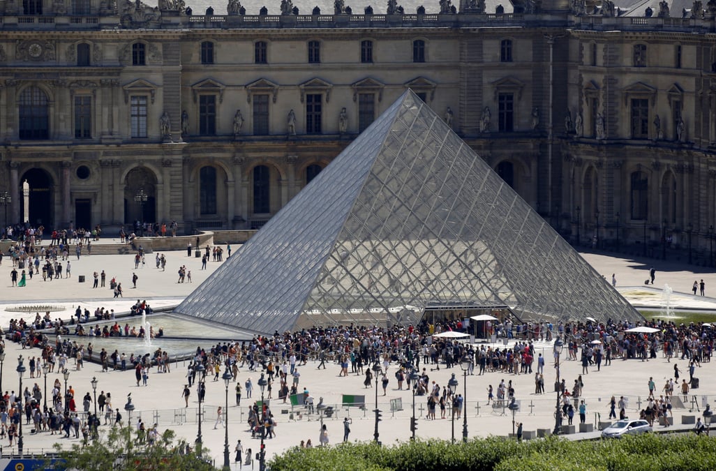 Coronavirus: le louvre ferme ses portes pour informer le personnel