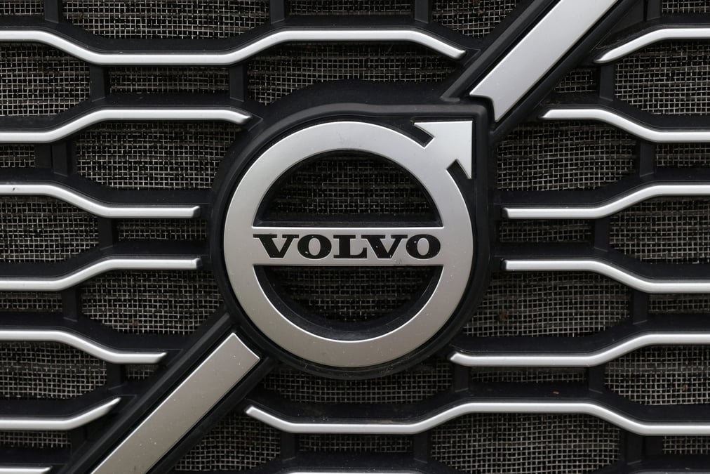 Le logo volvo sur un camion a linden, dans le new jersey