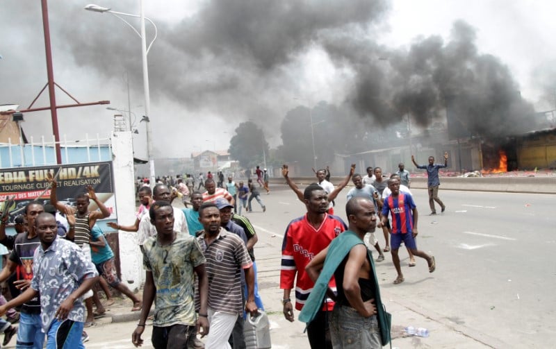 Tension en rdc, le qg d'un parti d'opposition incendie
