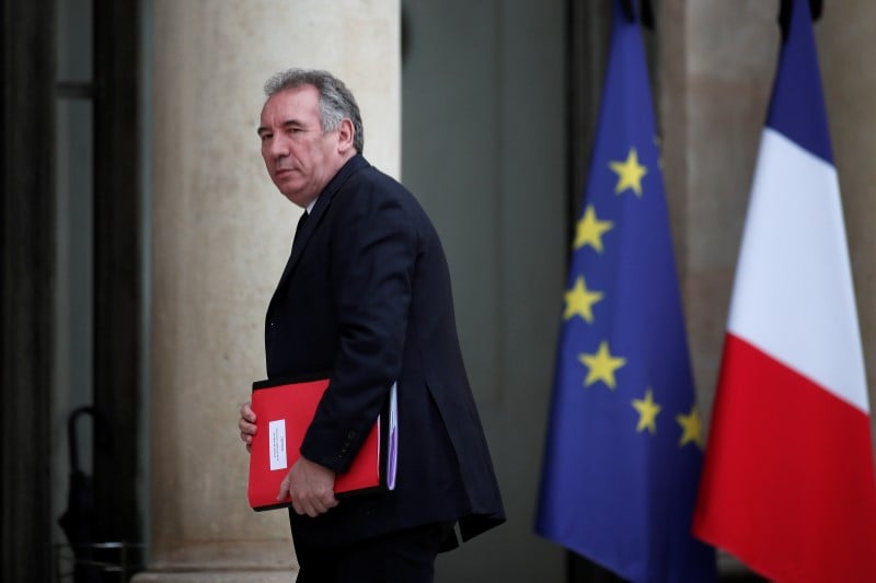 Bayrou quitte le gouvernement