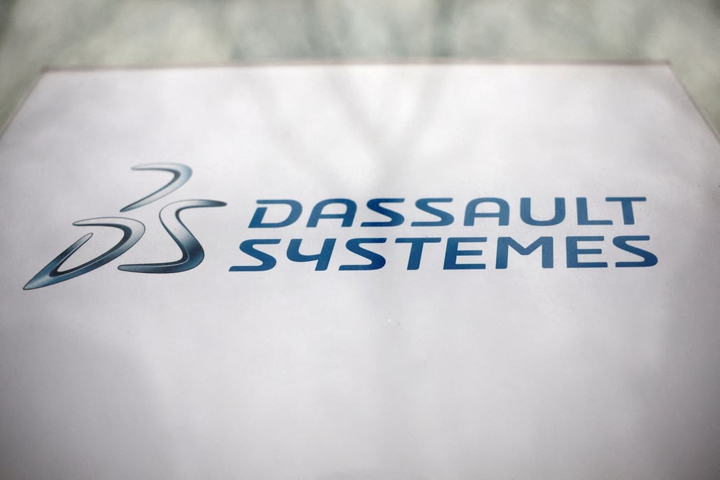 Le logo de dassault systemes se est visible sur un batiment de l'entreprise a paris