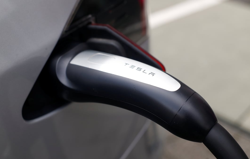 Tesla decoit avec ses livraisons trimestrielles, le titre chute