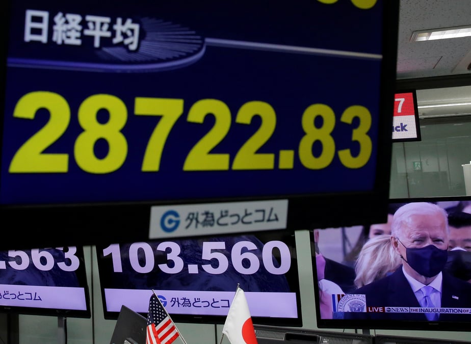 Tokyo termine en nette hausse