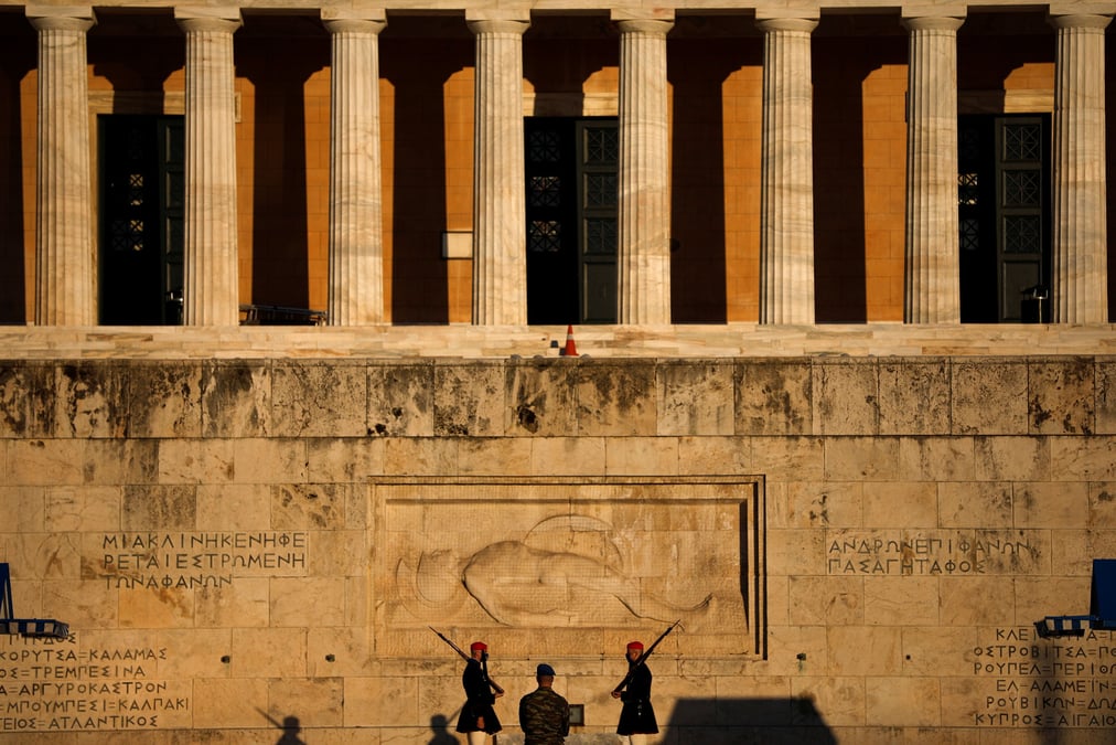 La grece en passe de lever les restrictions pour le commerce de detail et le tourisme