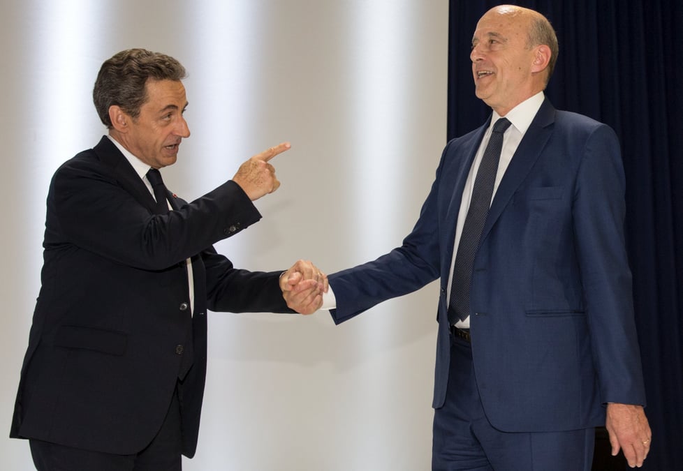 Alain juppe poursuit son duel avec nicolas sarkozy