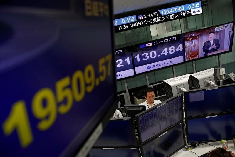 Douzieme seance de hausse d'affilee pour le nikkei