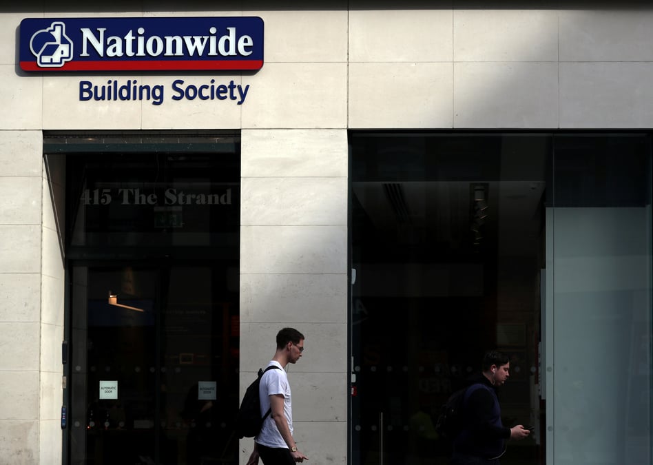 Avec le teletravail, les banques britanniques choisissent de fermer des bureaux