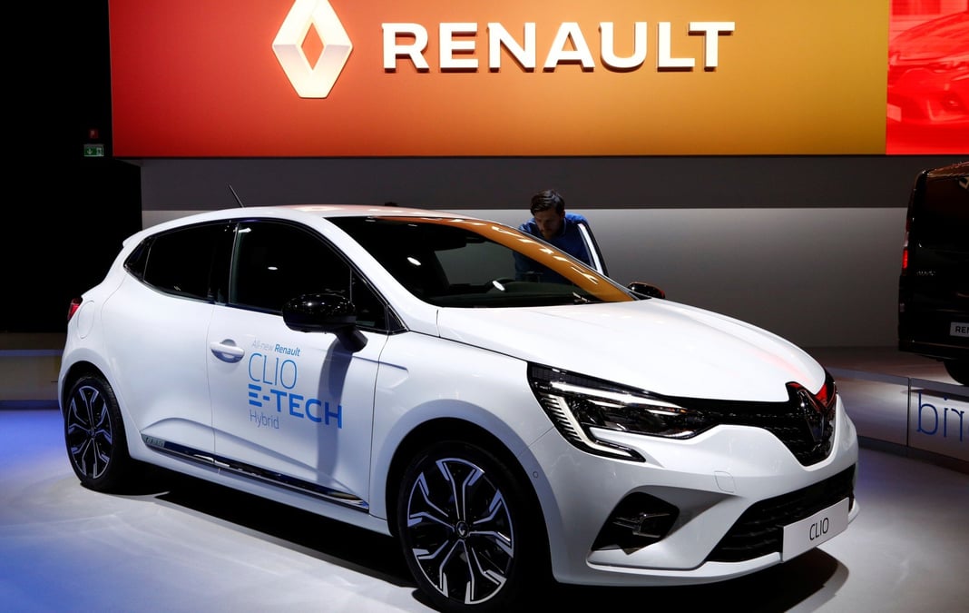 La Renault Clio Hybride E-Tech exposée au Salon de l'auto de Bruxelles le 9 juin 2020.