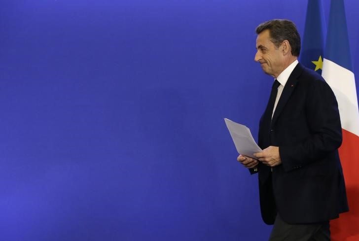 Nicolas sarkozy s'en prend a francois hollande dans ses voeux