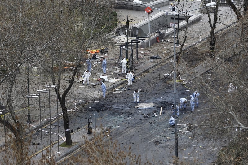 Attentat a la voiture piegee dans le centre d'ankara