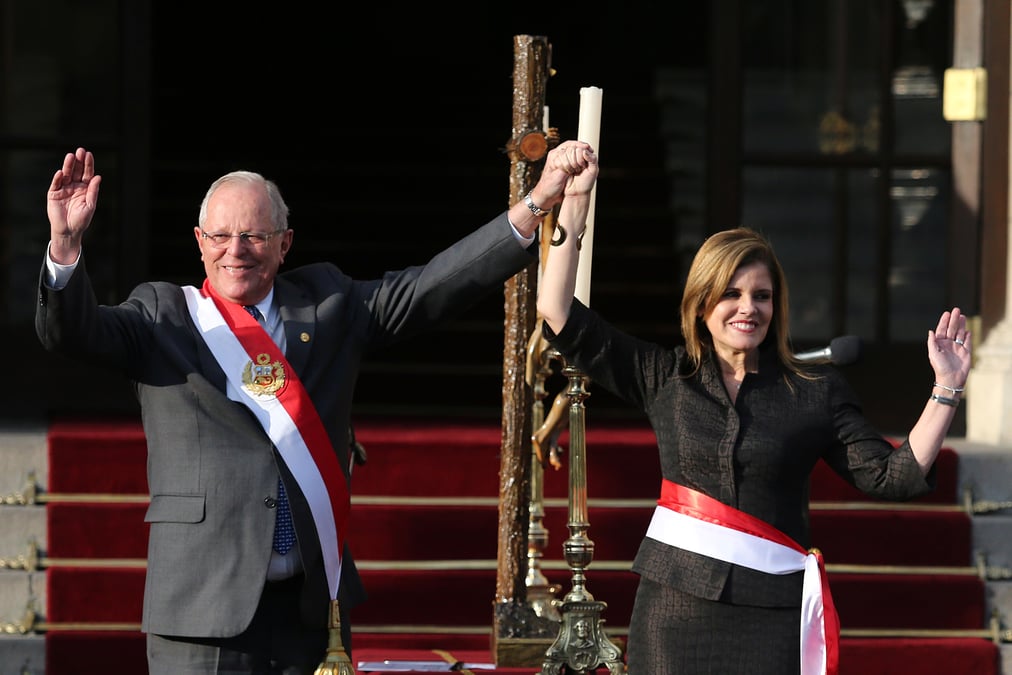 Un nouveau cabinet investi au perou, l'opposition satisfaite