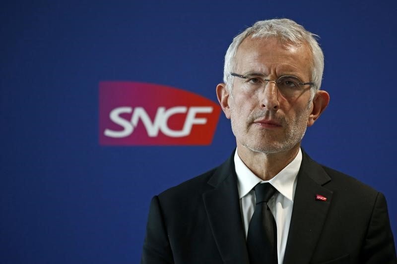 Le mandat de pepy a la sncf "a la disposition du gouvernement"