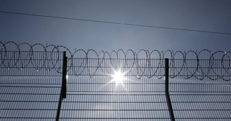Emeute dans le centre de detention de poitiers
